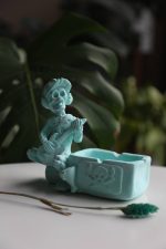 جا سیگاری طرح اسکلت گیتار زن