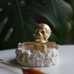 زیر سیگاری طرح اسکلت خاص از سنگ