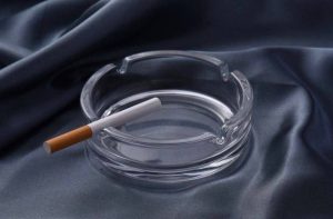 زیر سیگاری شیشه ای : ساده شیک