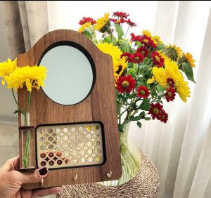جا کلیدی آینه‌دار چوبی با گل‌جای