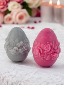 قالب سیلیکونی و بیس خام تخم‌مرغ