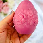 قالب سیلیکونی و بیس خام تخم‌مرغ