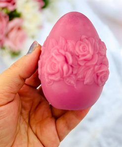 قالب سیلیکونی و بیس خام تخم‌مرغ