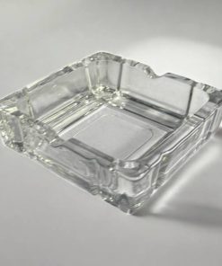 زیرسیگاری شیشه ای مربع
