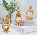 مجسمه متفکر سنگی