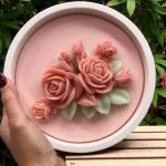 شمع عطری طرح گل با ظرق سنگی